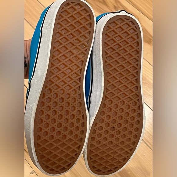 YOUTH VANS SIZE 4–SUPER COOL BLUE—GREAT USED CONDITION—CLEAN—UNISEX 💙💙 - Picture 7 of 13